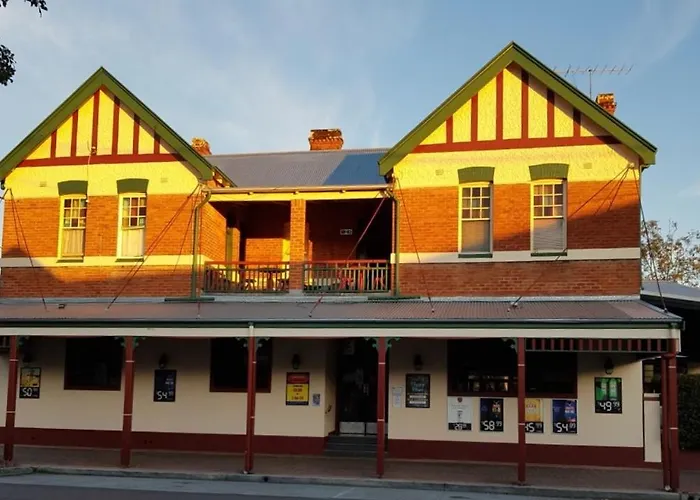 Maclean Hotel