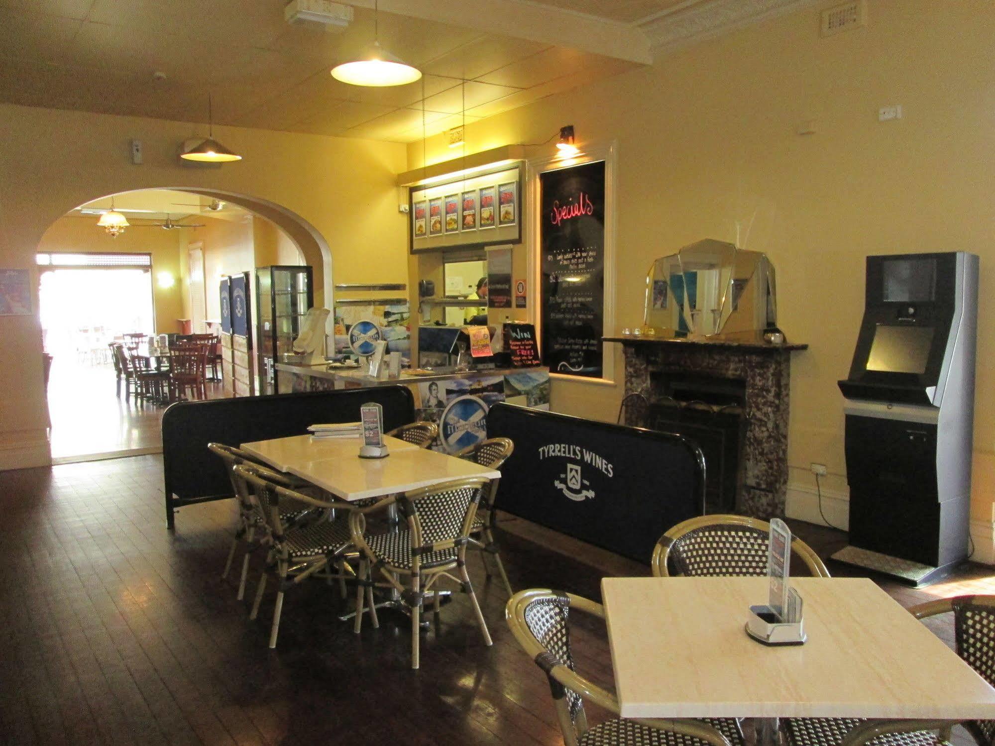 Maclean Hotel Hotel
